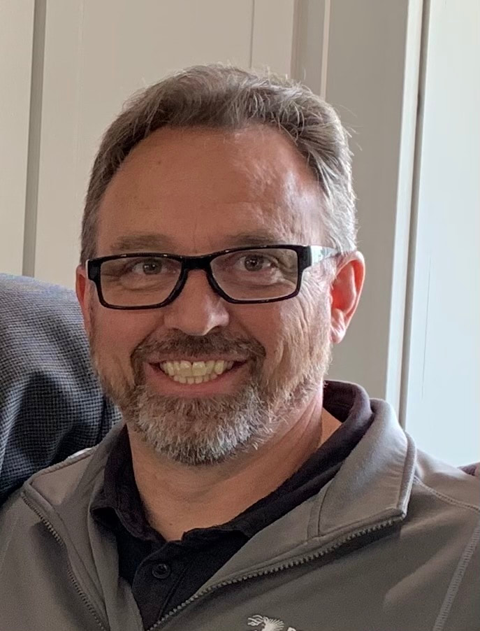 Robert M Cross Jr